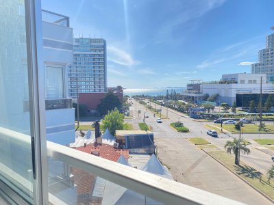 ALQUILER APARTAMENTO DOS DORMITORIOS PUNTA DEL ESTE EDIFICIO CAP FERRAT