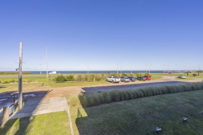 VENTA DEPARTAMENTO 2 DORMITORIOS PRIMERA LINEA PLAYA MANSA 
