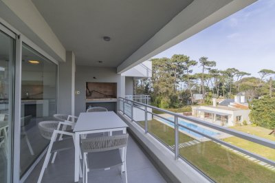 ALQUILER APARTAMENTO DOS DORMITORIOS PUNTA DEL ESTE EDIFICIO RINCON DEL BOSQUE