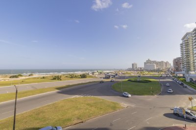VENTA DEPARTAMENTO PRIMERA LINEA PLAYA BRAVA PUNTA DEL ESTE