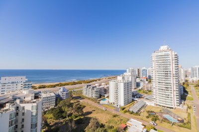 VENTA APARTAMENTO DOS DORMITORIOS PUNTA DEL ESTE EDIFICIO WIND TOWER