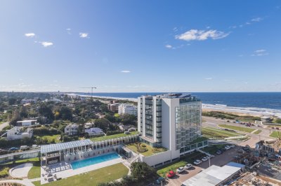 VENTA APARTAMENTO TRES DORMITORIOS PUNTA DEL ESTE EDIFICIO LOOK BRAVA