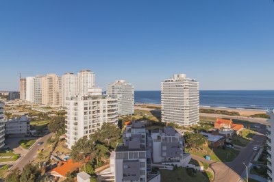 VENTA APARTAMENTO DOS DORMITORIOS PUNTA DEL ESTE EDIFICIO WIND TOWER