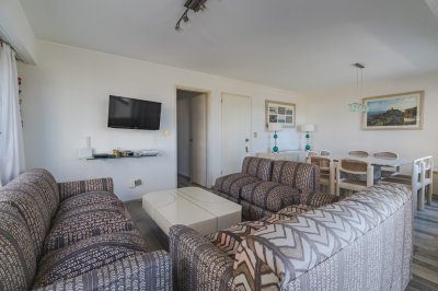 VENTA APARTAMENTO TRES DORMITORIOS PUNTA DEL ESTE PARQUEMAR C