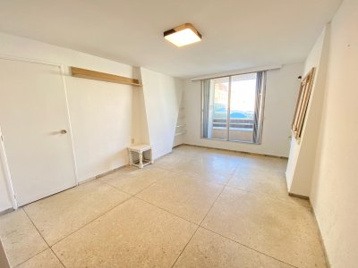 VENTA APARTAMENTO DOS DORMITORIOS PUNTA DEL ESTE PENINSULA EDIFICIO TORRE GORLERO 