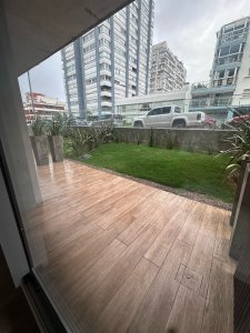VENTA APARTAMENTO UN DORMITORIO PUNTA DEL ESTE PENINSULA A ESTRENAR CON PATIO
