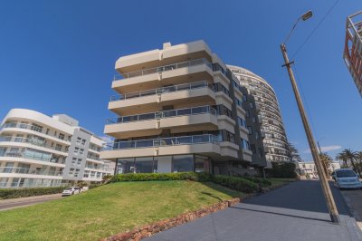 ALQUILER APARTAMENTO TRES DORMITORIOS PUNTA DEL ESTE EDIFICIO SKORPIOS