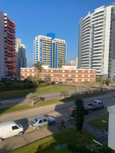 VENTA APARTAMENTO DOS DORMITORIOS PUNTA DEL ESTE EDIFICIO PUNTAMAR