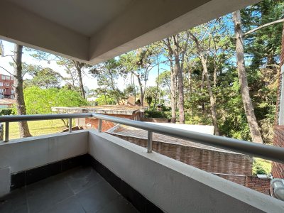 VENTA APARTAMENTO DOS DORMITORIOS PUNTA DEL ESTE AIDY GRILL BAJOS GASTOS COMUNES