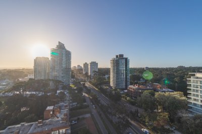 VENTA DEPARTAMENTO TRES DORMITORIOS PUNTA DEL ESTE OCEAN DRIVE