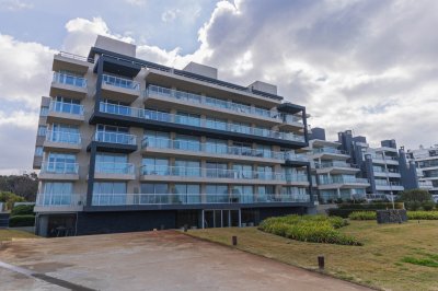 VENTA APARTAMENTO TRES DORMITORIOS PUNTA DEL ESTE PLAYA BRAVA BLUE MARINE
