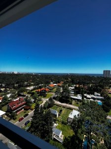 VENTA APARTAMENTO TRES DORMITORIOS ROOSEVELT EDIFICIO PUNTA DEL ESTE