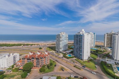 DEPARTAMENTO PISO ALTO CON 4 DORMITORIOS