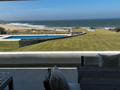 ALQUILER APARTAMENTO 4 DORMITORIOS  PUNTA DEL ESTE EDIFICIO ESTURION MONTOYA
