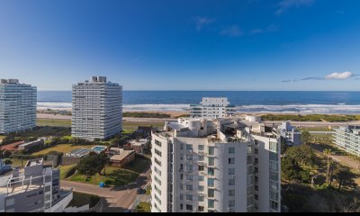 VENTA APARTAMENTO TRES DORMITORIOS PUNTE DEL ESTE PLAYA BRAVA WIND TOWER
