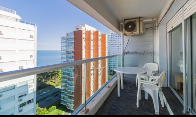 VENTA APARTAMENTO DOS DORMITORIOS PUNTA DEL ESTE EDIFICIO PALM BEACH