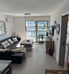 VENTA TORRE FRANCIA PARADA 2 AIDY GRILL MANSA Y BRAVA