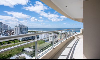 VENTA APARTAMENTO CUATRO DORMITORIOS PLAYA BRAVA PUNTA DEL ESTE FOREST TOWER I
