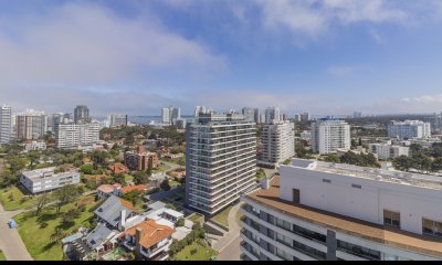 VENTA DEPARTAMENTO TRES DORMITORIOS ICON BRAVA PUNTA DEL ESTE