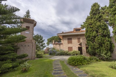 VENTA CASA RINCON DEL INDIO IDEAL INVERSION PROYECTO APROBADO 