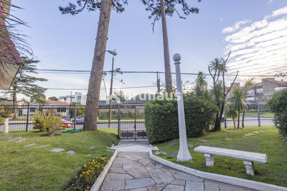 VENTA DUPLEX 2 DORM MANSA PARADA 10 - GoPunta - Portal Inmobiliario de Punta del Este - Maldonado