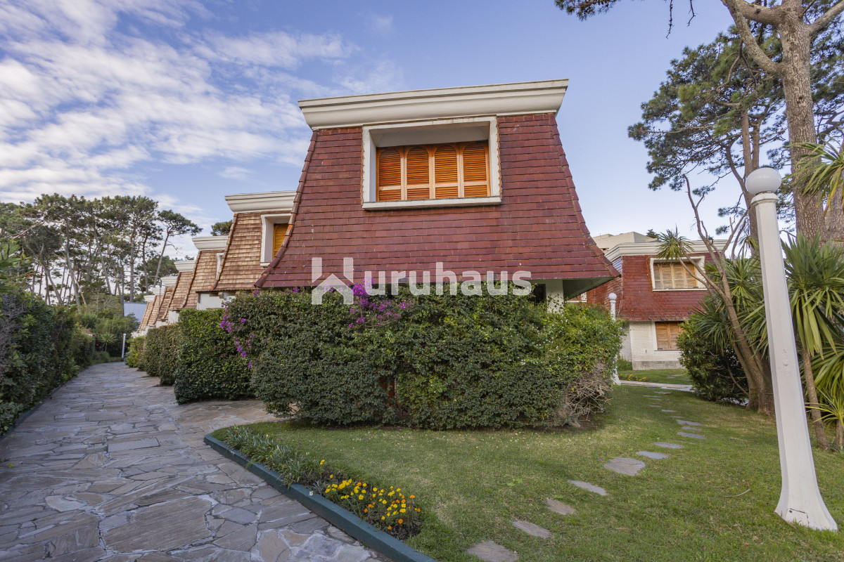 VENTA DUPLEX 2 DORM MANSA PARADA 10 - GoPunta - Portal Inmobiliario de Punta del Este - Maldonado