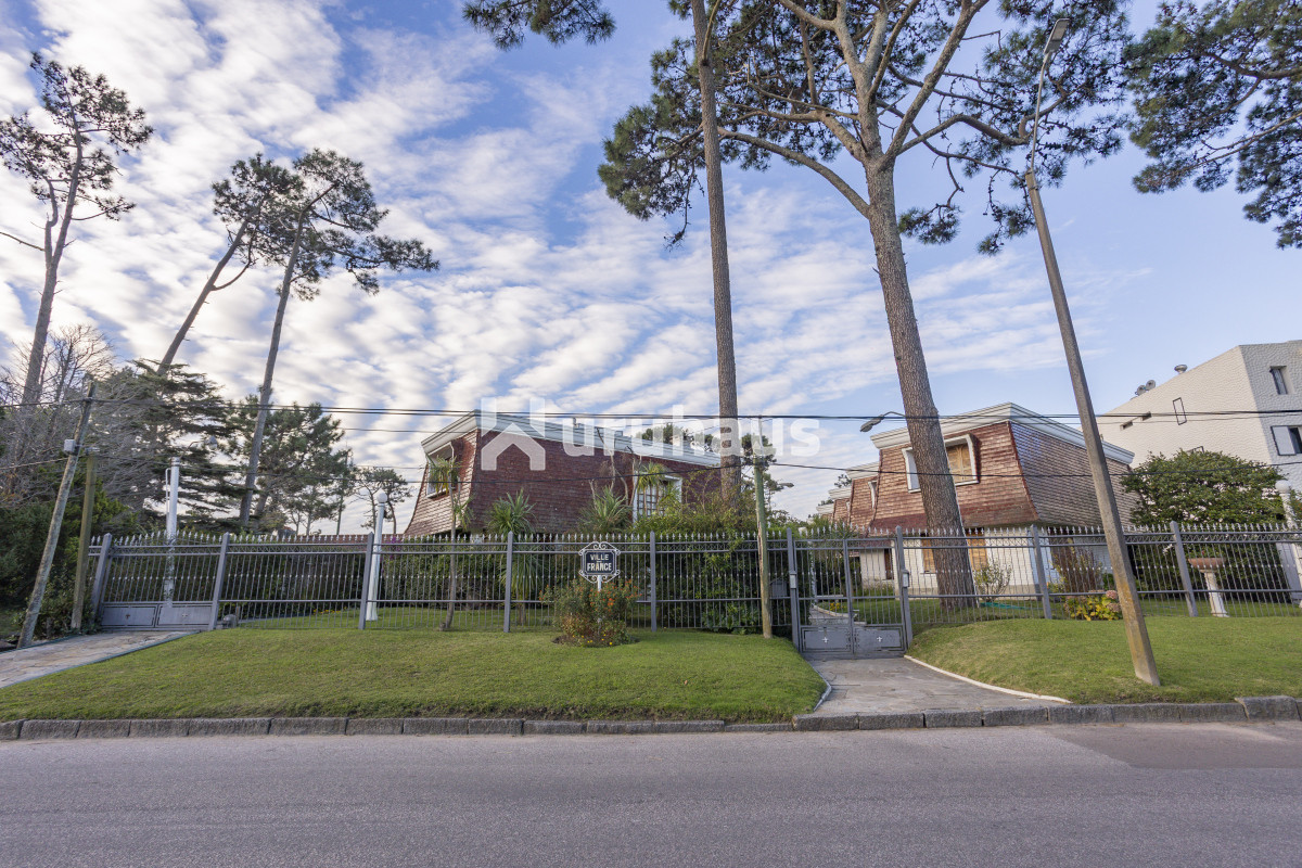 VENTA DUPLEX 2 DORM MANSA PARADA 10 - GoPunta - Portal Inmobiliario de Punta del Este - Maldonado