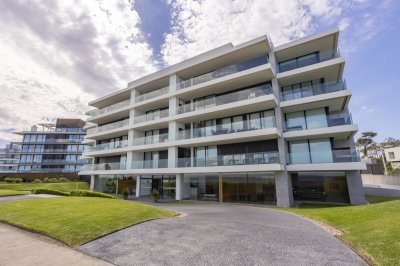 VENTA APARTAMENTO UN DORMITORIO PUNTA DEL ESTE PLAYA MANSA PRIMERA LINEA