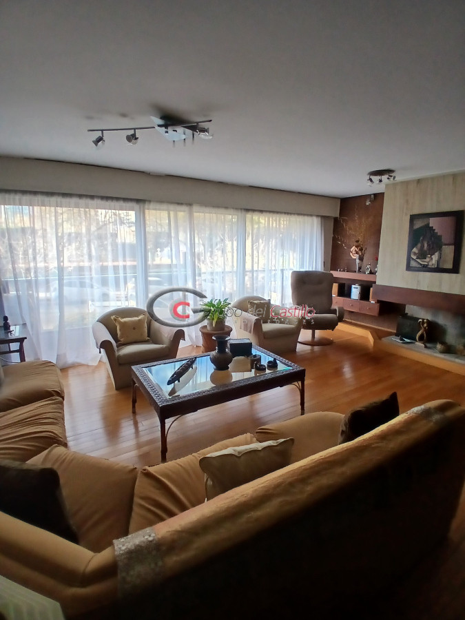 Apartamento ID.164 - Excelente Planta Frente Al Parque Biarritz Con Un Patio De 70 Mts
