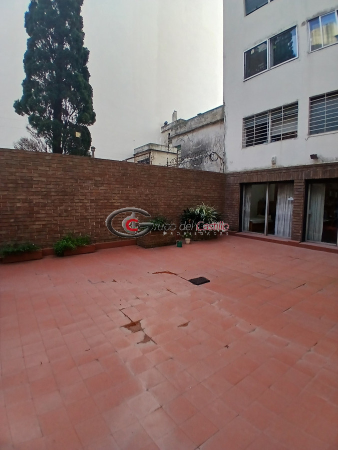 Apartamento ID.164 - Excelente Planta Frente Al Parque Biarritz Con Un Patio De 70 Mts