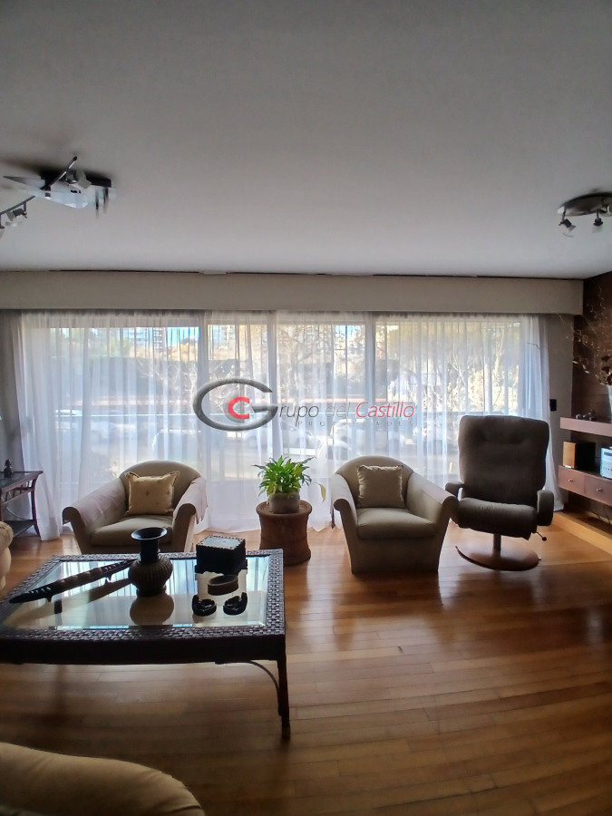 Apartamento ID.164 - Excelente Planta Frente Al Parque Biarritz Con Un Patio De 70 Mts