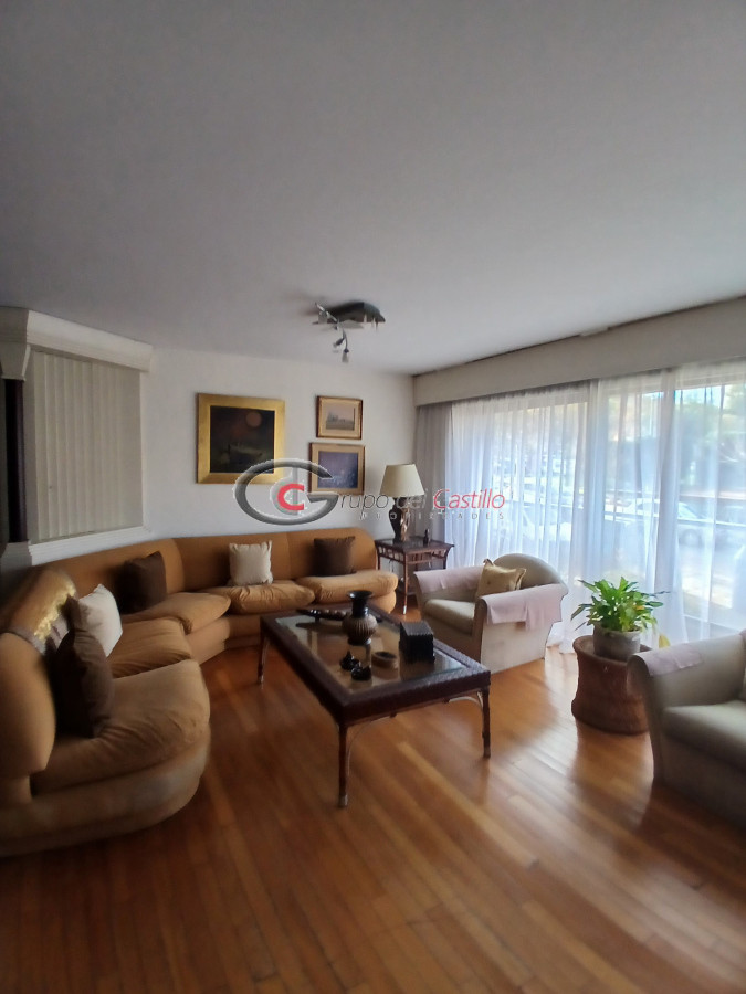 Apartamento ID.164 - Excelente Planta Frente Al Parque Biarritz Con Un Patio De 70 Mts