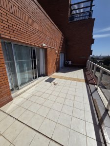 EXCELENTE PENTHOUSE A PASOS DEL CLUB DE GOLF Y SHOPPING DE PUNTA CARRETAS