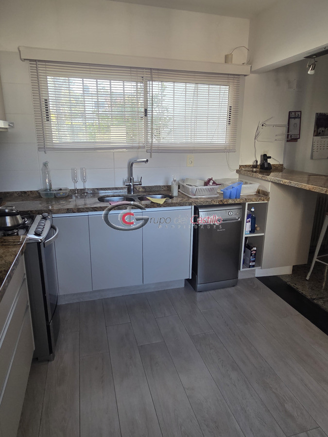 Casa ID.178 - Padron Unico En 2 Plantas En Una Inmejorable Zona De Punta Gorda