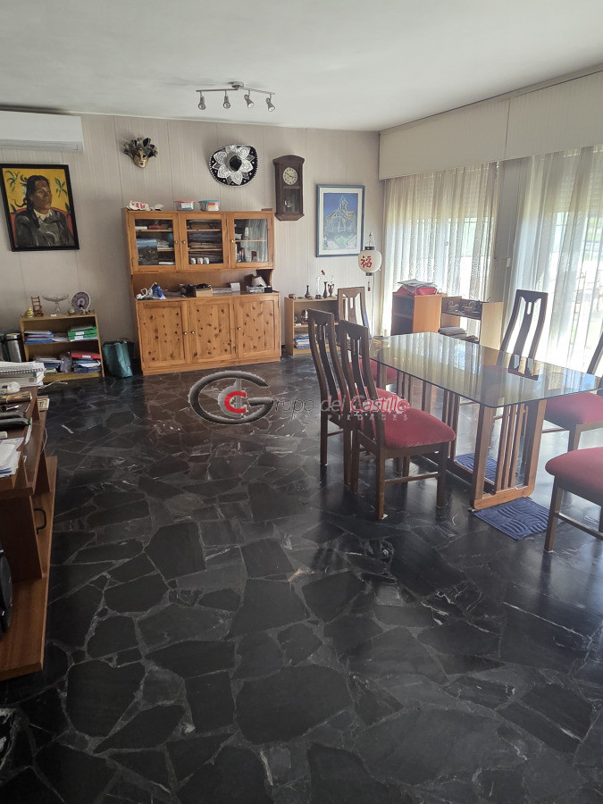 Casa ID.178 - Padron Unico En 2 Plantas En Una Inmejorable Zona De Punta Gorda