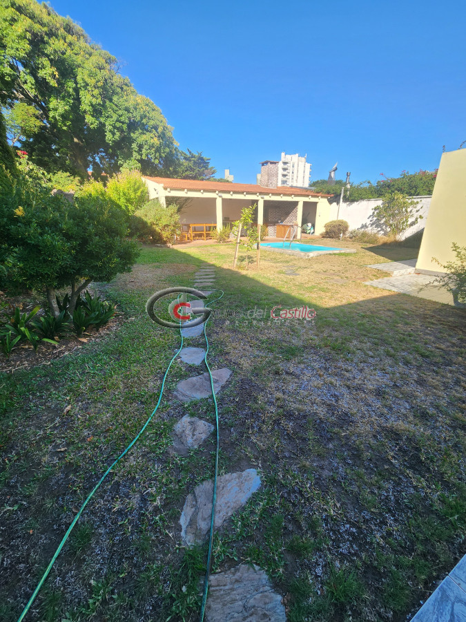 Casa ID.168 - Excelente Casa Punta Gorda Con Barbacoa Y Piscina