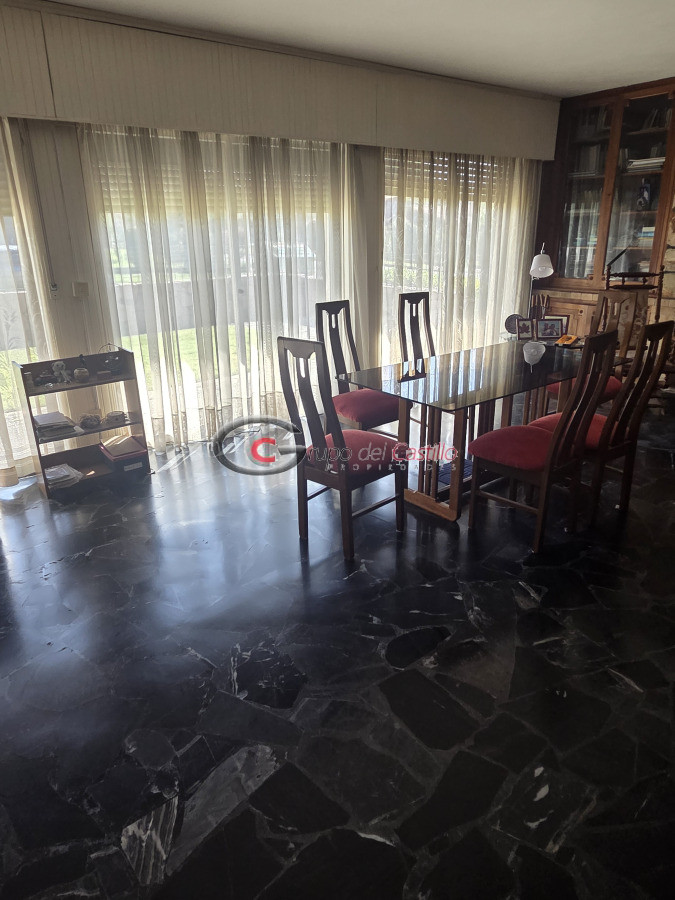 Casa ID.178 - Padron Unico En 2 Plantas En Una Inmejorable Zona De Punta Gorda