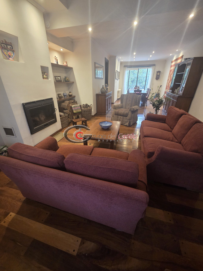 Casa ID.177 - EXCELENTE CASA PARA OFICINA U CONSULTORIOS