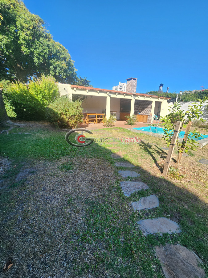 Casa ID.168 - Excelente Casa Punta Gorda Con Barbacoa Y Piscina