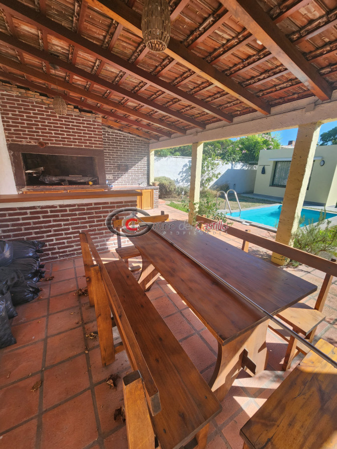 Casa ID.168 - Excelente Casa Punta Gorda Con Barbacoa Y Piscina