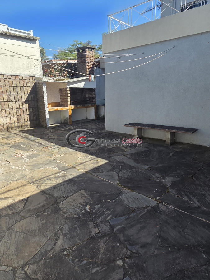 Casa ID.178 - Padron Unico En 2 Plantas En Una Inmejorable Zona De Punta Gorda