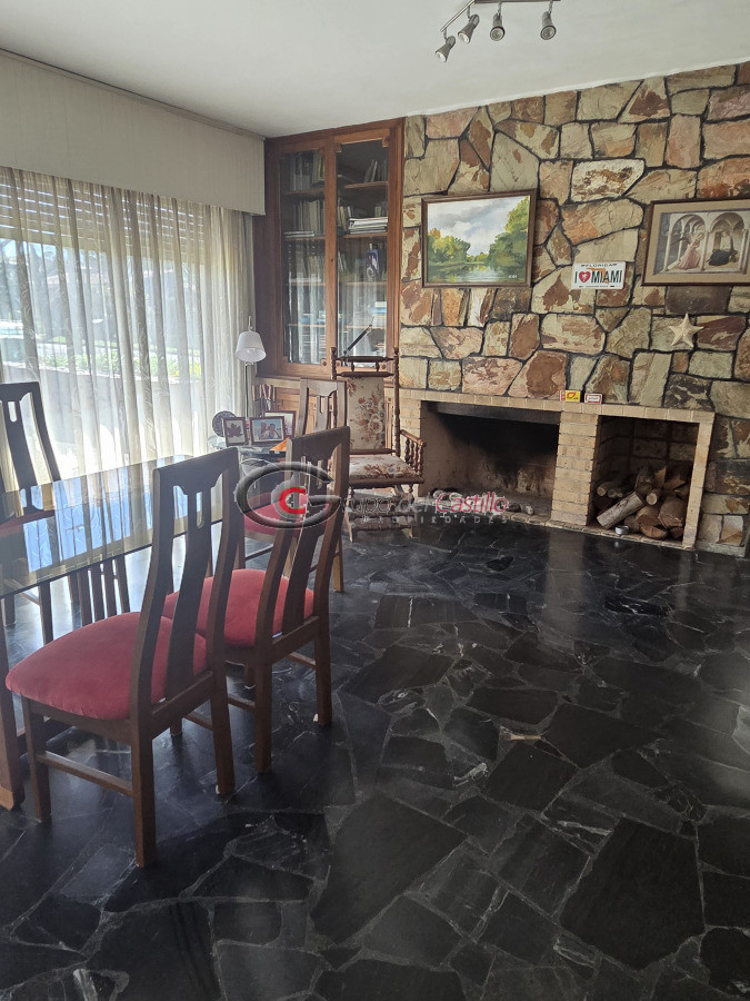 Casa ID.178 - Padron Unico En 2 Plantas En Una Inmejorable Zona De Punta Gorda