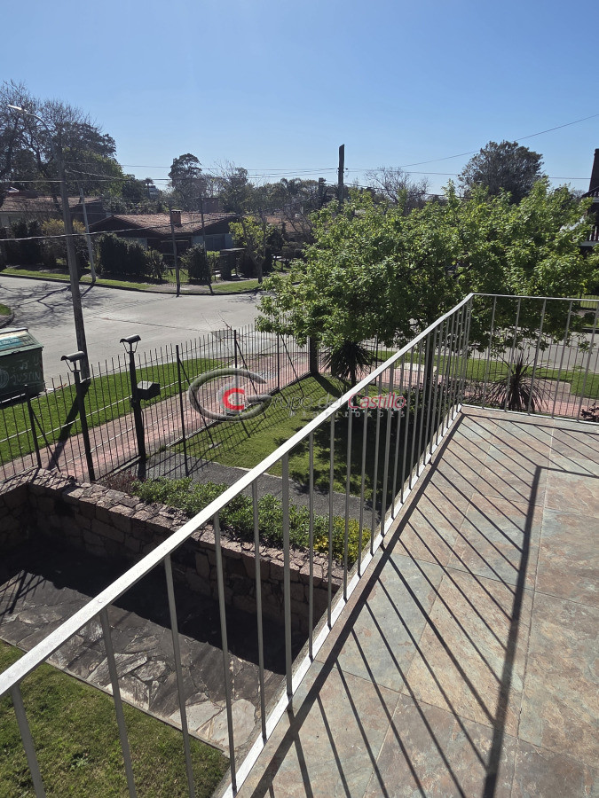 Casa ID.178 - Padron Unico En 2 Plantas En Una Inmejorable Zona De Punta Gorda