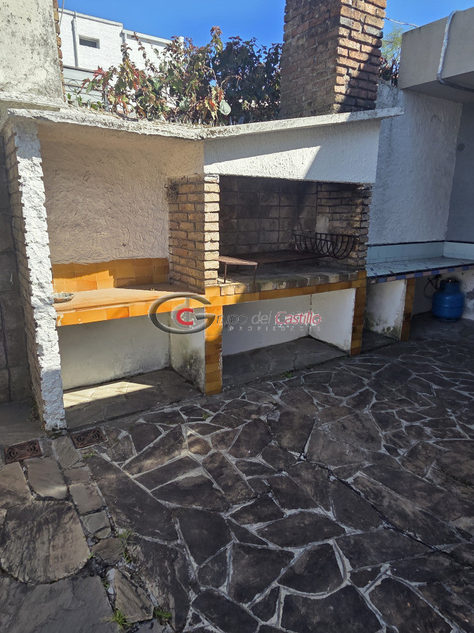 Casa ID.178 - Padron Unico En 2 Plantas En Una Inmejorable Zona De Punta Gorda