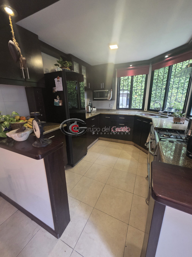 Casa ID.177 - EXCELENTE CASA PARA OFICINA U CONSULTORIOS