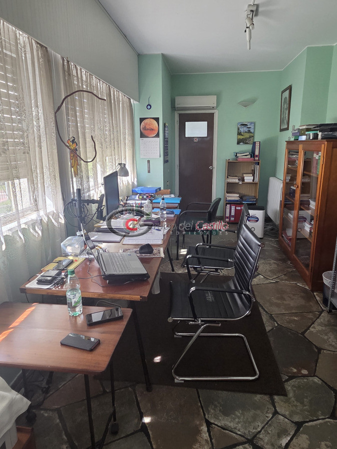 Casa ID.178 - Padron Unico En 2 Plantas En Una Inmejorable Zona De Punta Gorda