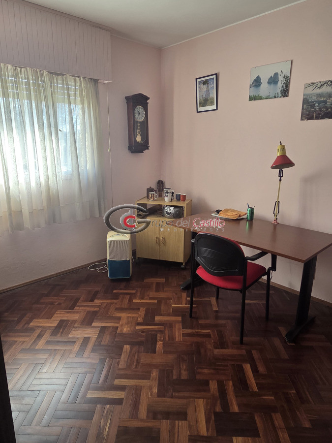 Casa ID.178 - Padron Unico En 2 Plantas En Una Inmejorable Zona De Punta Gorda