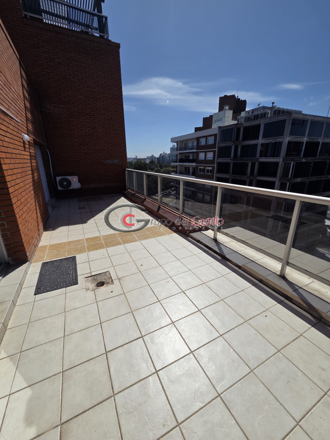 Apartamento ID.179 - EXCELENTE PENTHOUSE A PASOS DEL CLUB DE GOLF Y SHOPPING DE PUNTA CARRETAS