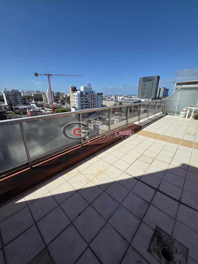 Apartamento ID.179 - EXCELENTE PENTHOUSE A PASOS DEL CLUB DE GOLF Y SHOPPING DE PUNTA CARRETAS