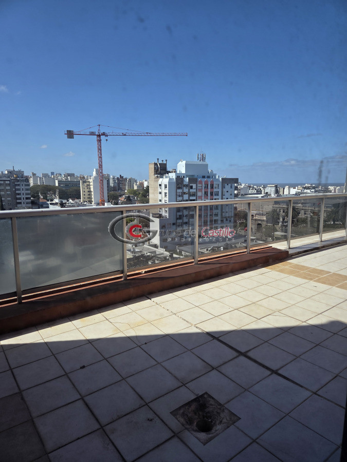 Apartamento ID.179 - EXCELENTE PENTHOUSE A PASOS DEL CLUB DE GOLF Y SHOPPING DE PUNTA CARRETAS